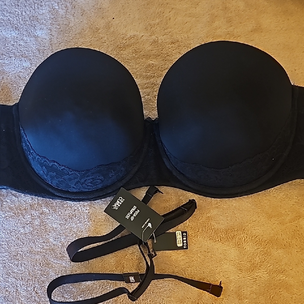 Torrid 40D Black Lace Strapless Bra